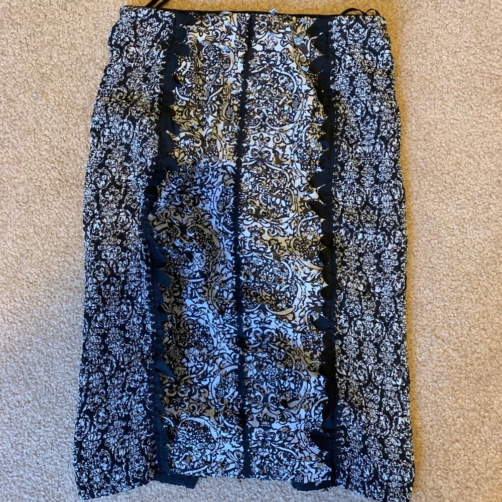 GORGEOUS 3D layered design skirt - Anthropologie